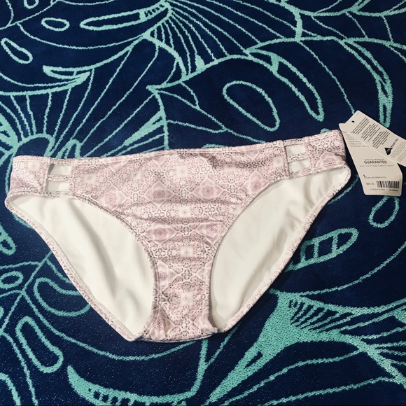 ATHLETA Ladder Front Medium Rise Bottom - Picture 3 of 8